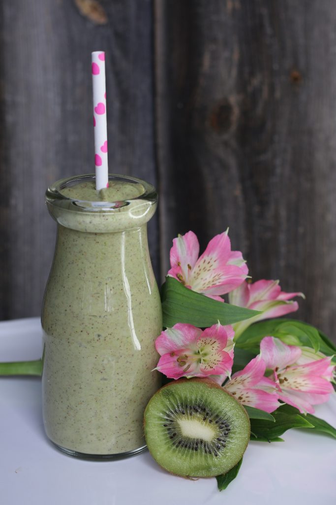 Kiwi Coconut Smoothie Amber Approved