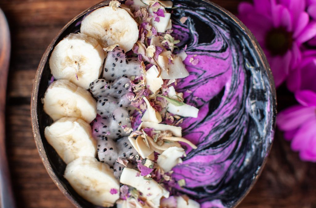 electric-pink-charcoal-smoothie-bowl